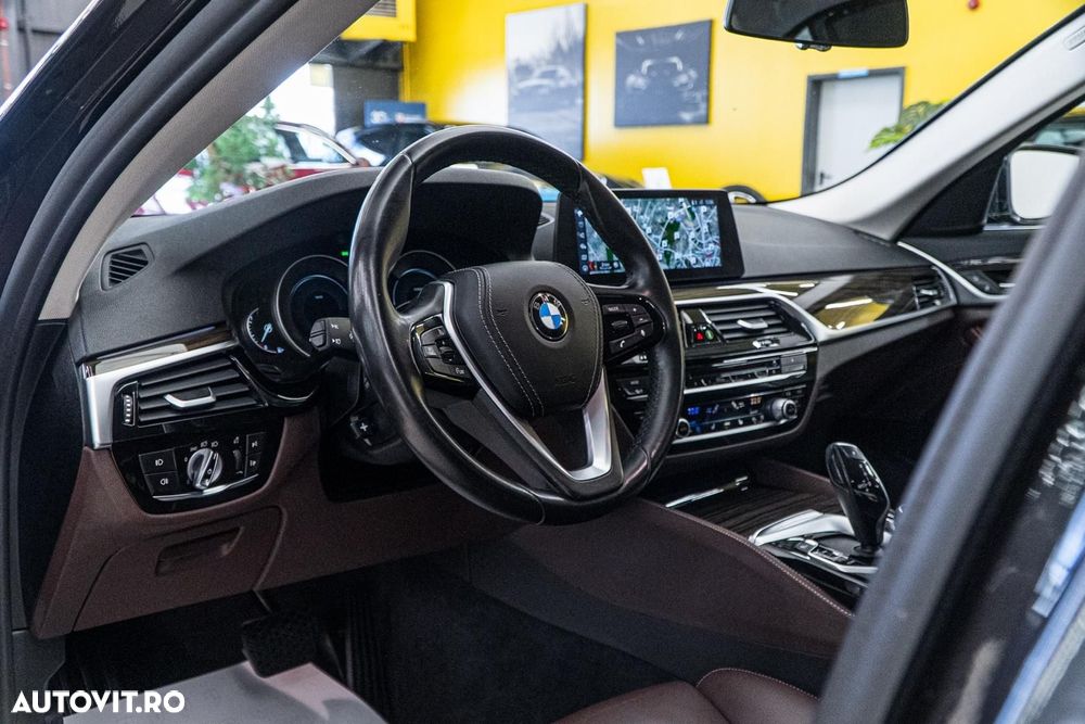 BMW Seria 5 530e iPerformance Aut. Luxury Line - 7