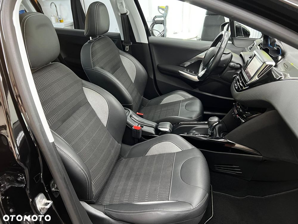 Peugeot 2008 PureTech 130 Stop&Start EAT6 Black Edition - 25