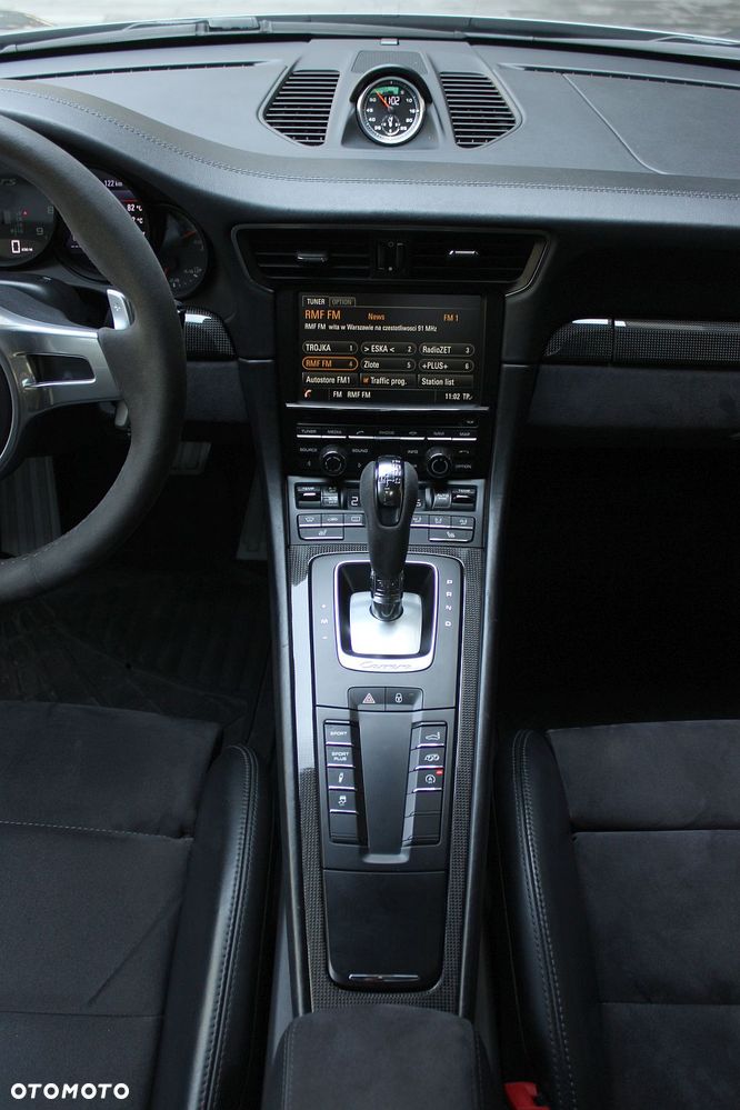 Porsche 911 Carrera GTS PDK - 25