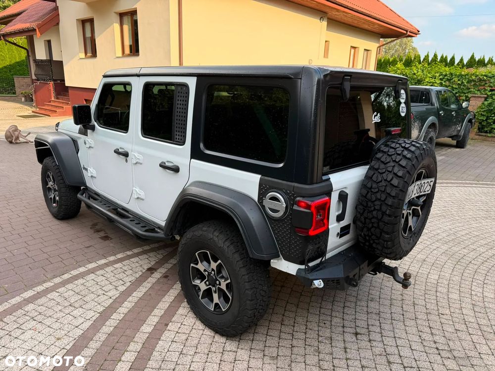 Jeep Wrangler - 4