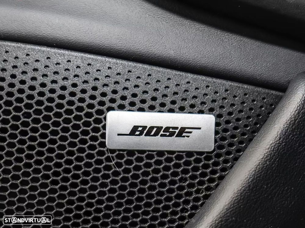 Porsche Taycan Cross Turismo - 21