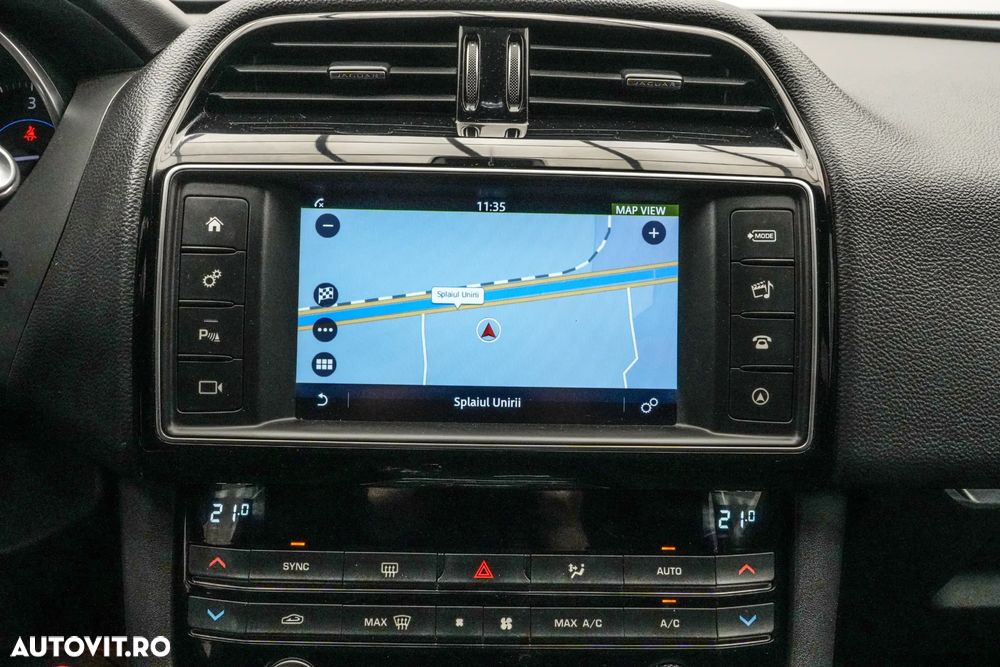 Jaguar F-Pace 20d AWD R-Sport - 20