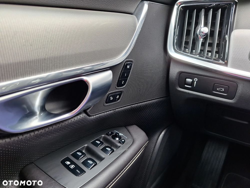 Volvo V90 T4 R-Design - 31