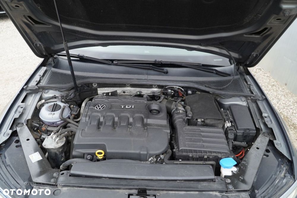 Volkswagen Passat - 25