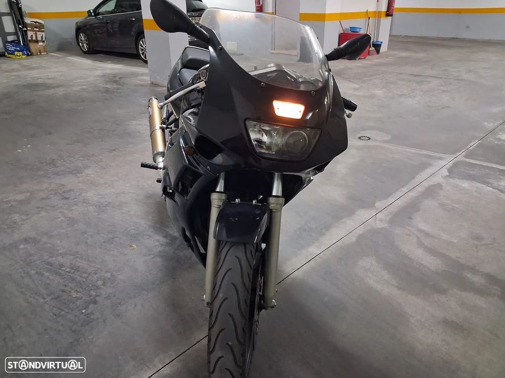 Yamaha FZR - 10