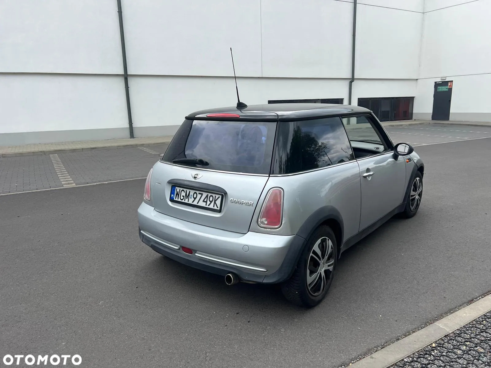 MINI ONE Standard - 10