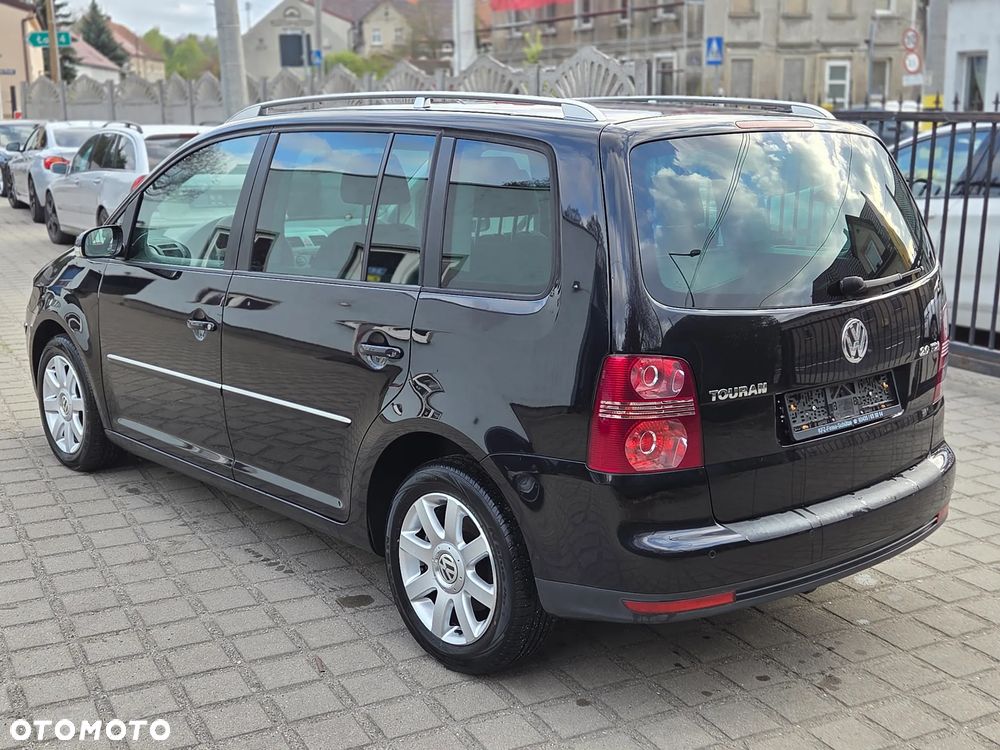 Volkswagen Touran 2.0 TDI DPF DSG Highline - 3