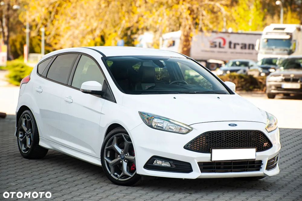Ford Focus 2.0 TDCi ST mit Leder-Exclusiv-Paket - 1