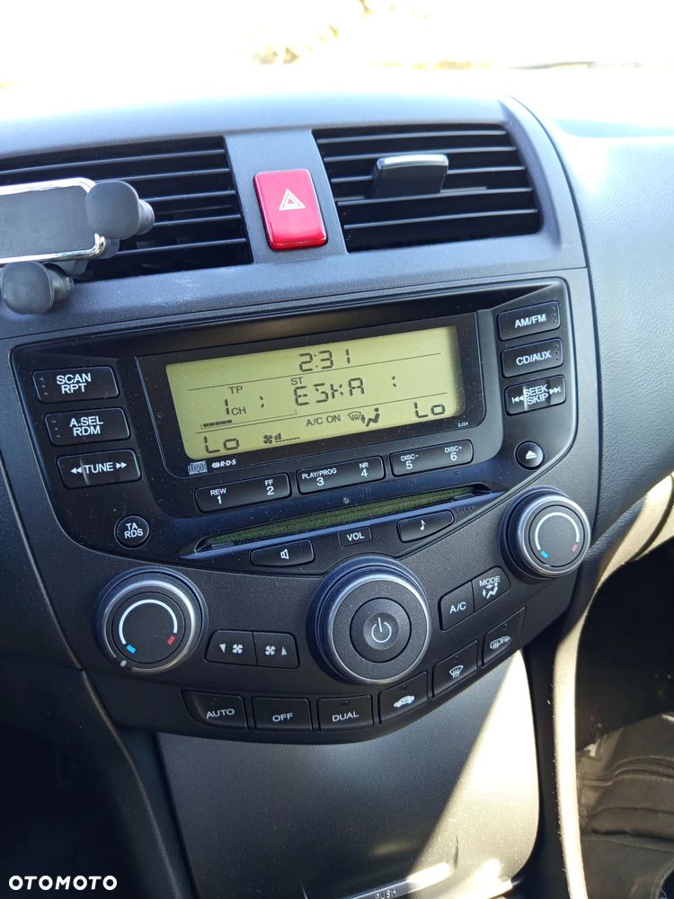 Honda Accord 2.0 Executive - 17