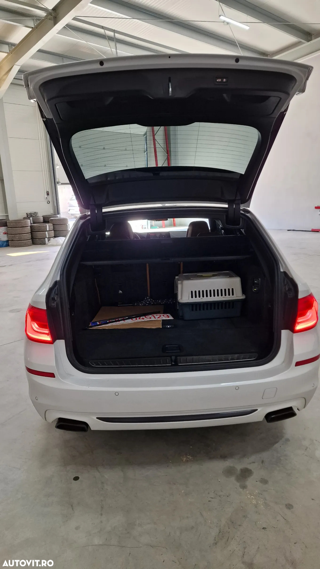 BMW Seria 5 540i xDrive Touring Aut. Sport Line - 24