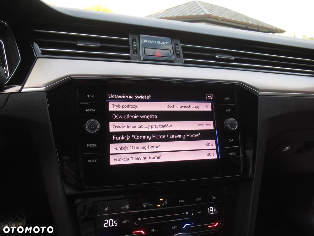 Volkswagen Passat 2.0 TSI Elegance DSG - 26
