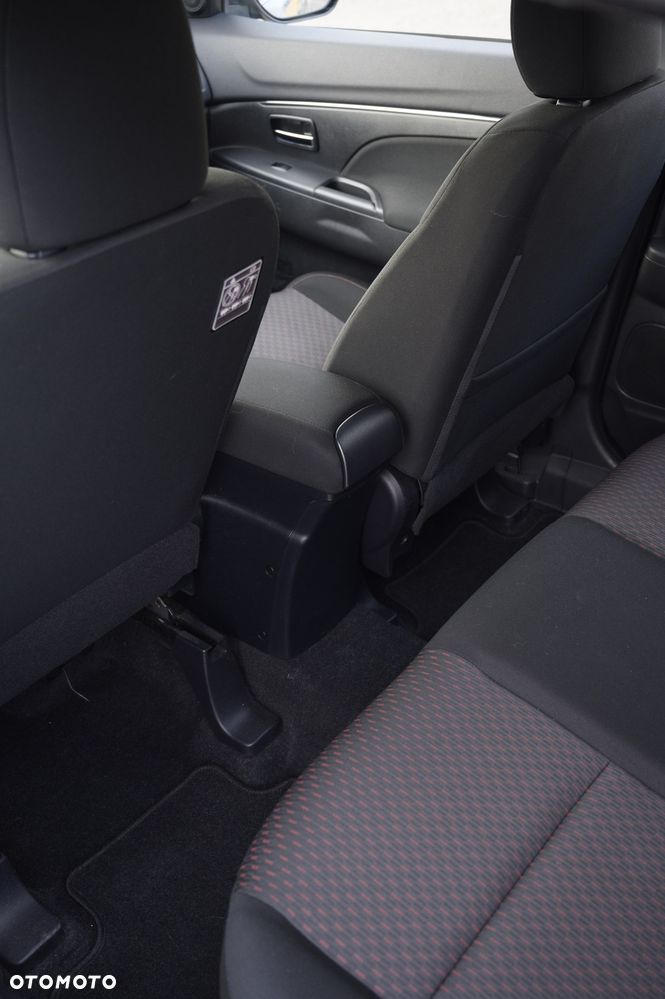 Mitsubishi ASX - 16