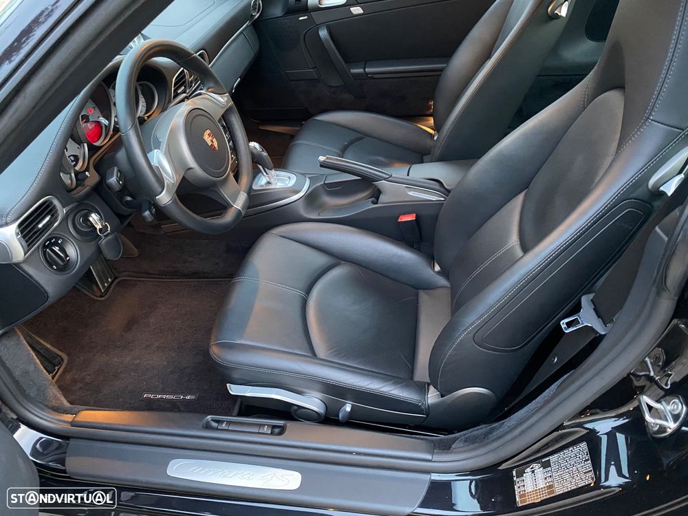 Porsche 911 Série F - 23