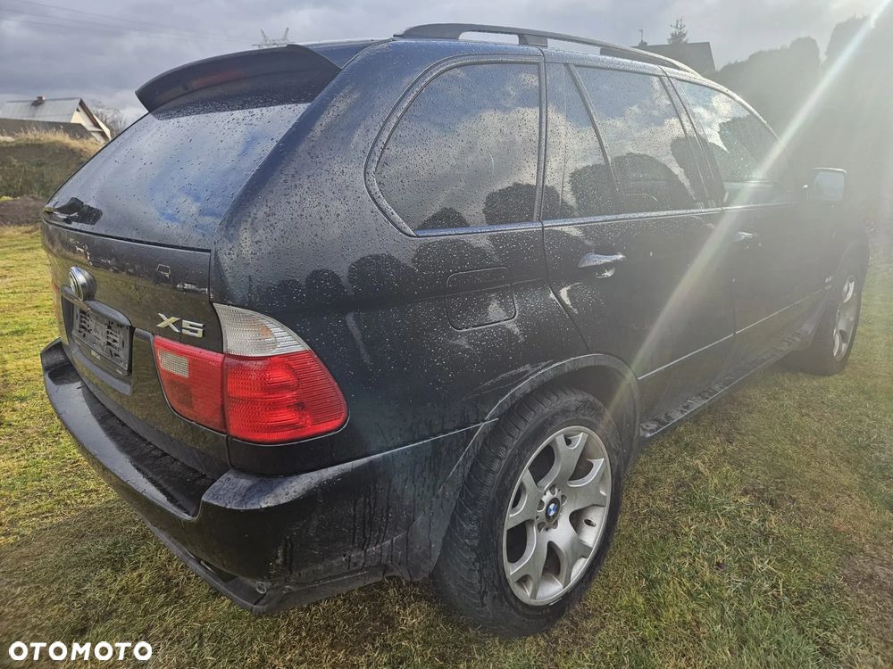 BMW X5 4.4i - 7