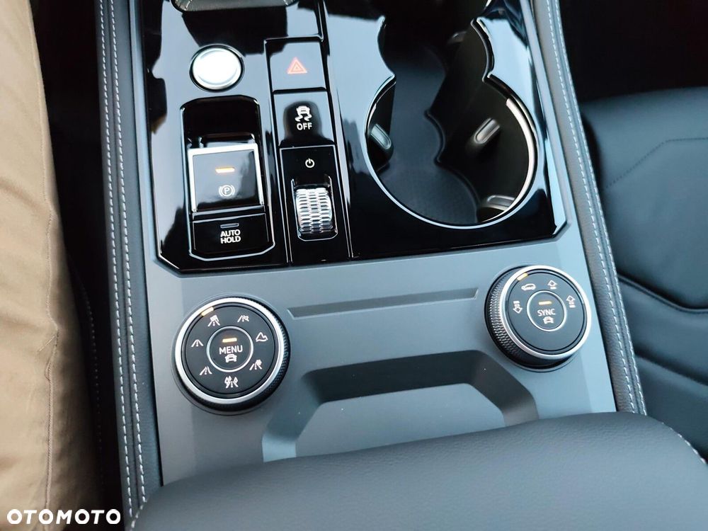 Volkswagen Touareg 3.0 V6 TDI SCR 4Mot R-Line - 16