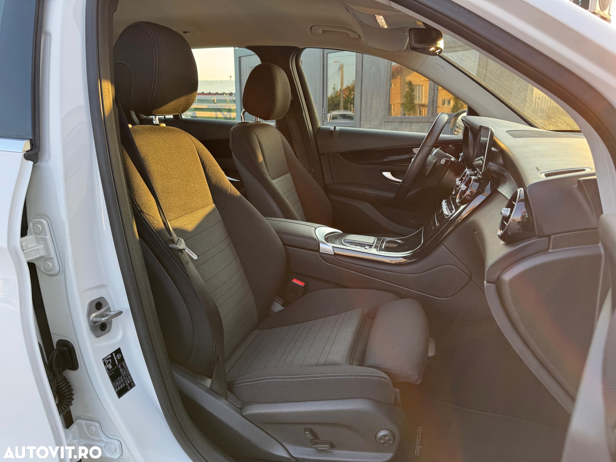 Mercedes-Benz GLC 200 d 4Matic 9G-TRONIC - 28