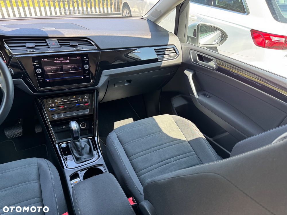 Volkswagen Touran - 19
