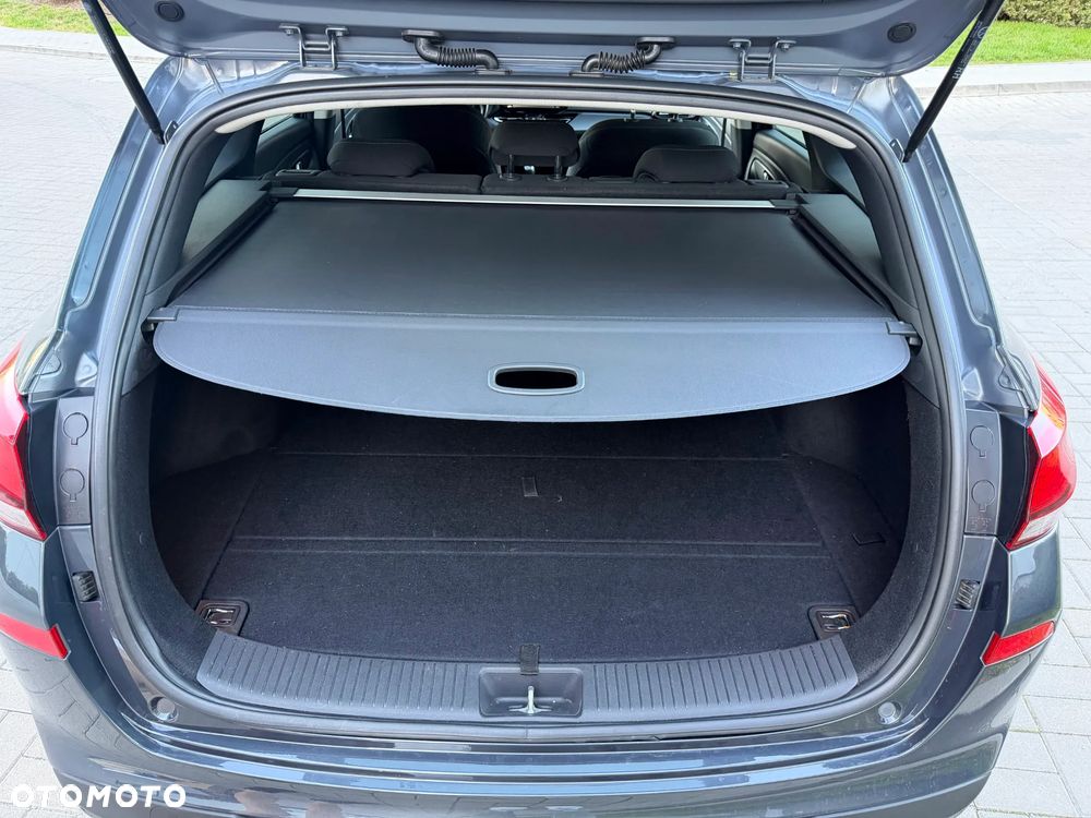 Hyundai i30 1.5 DPI Comfort - 10