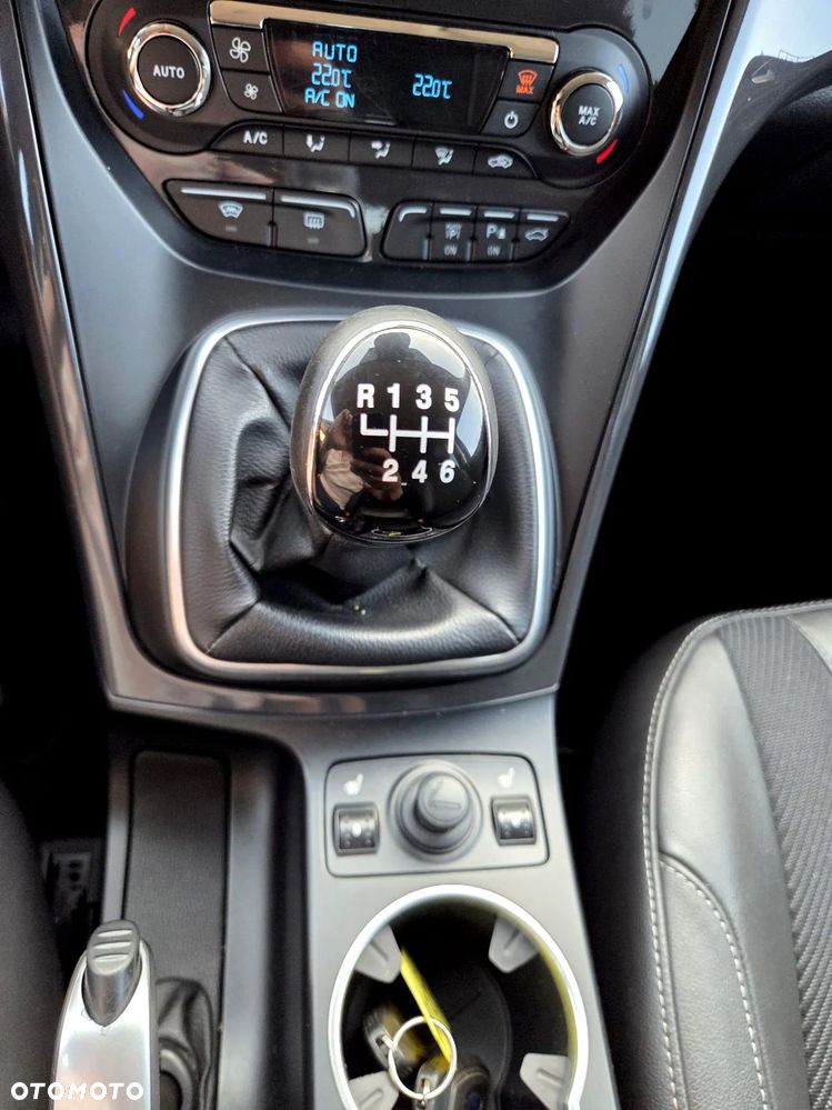 Ford Kuga - 28
