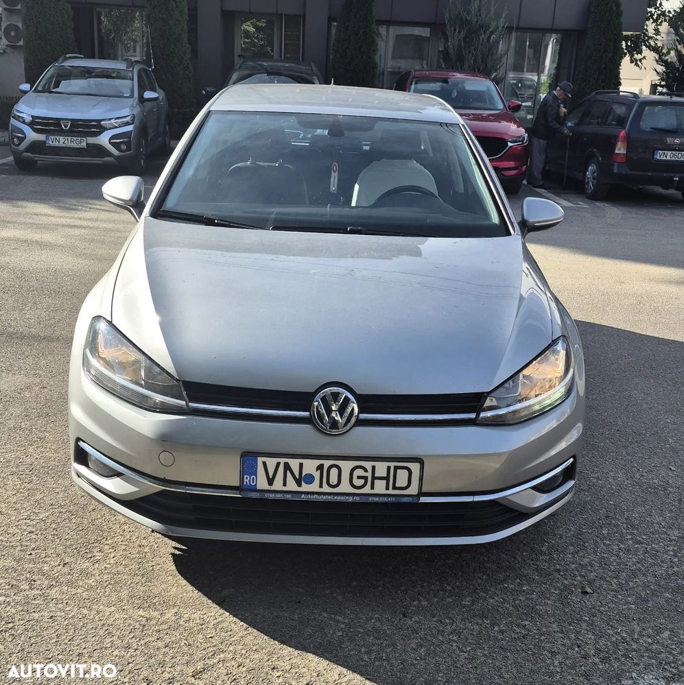 Volkswagen Golf - 1