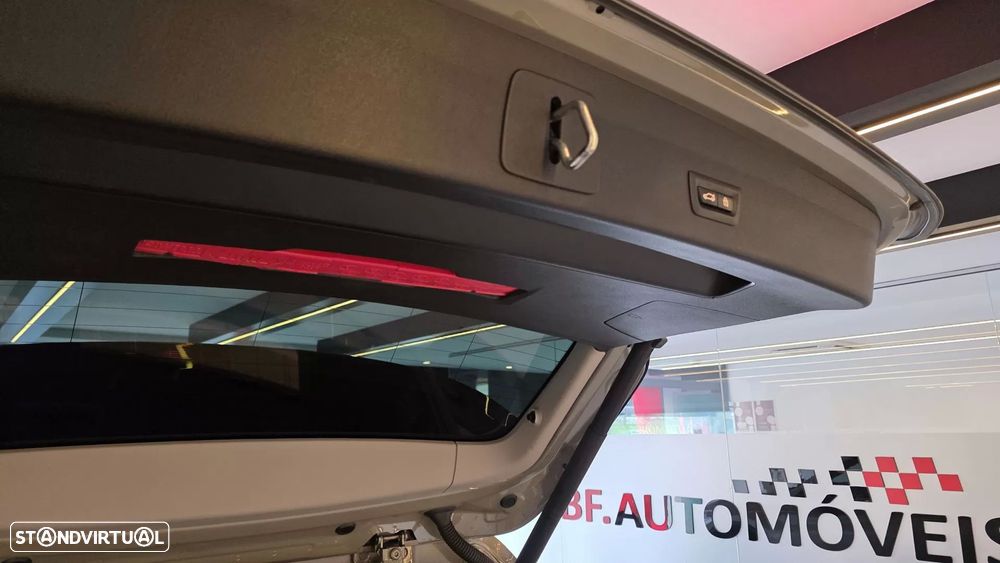 BMW X1 18 d sDrive Auto Line Sport - 23