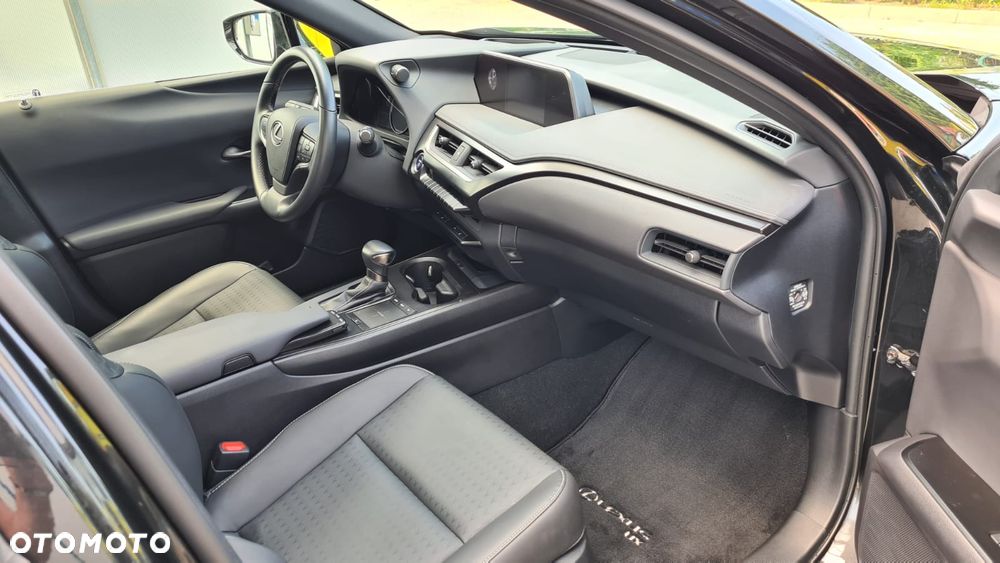 Lexus UX 250h GPF Prestige AWD - 27