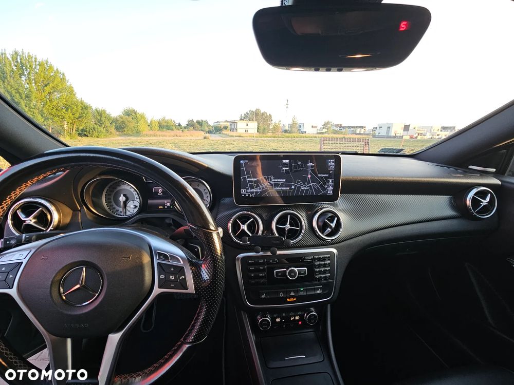 Mercedes-Benz CLA 250 7G-DCT - 11