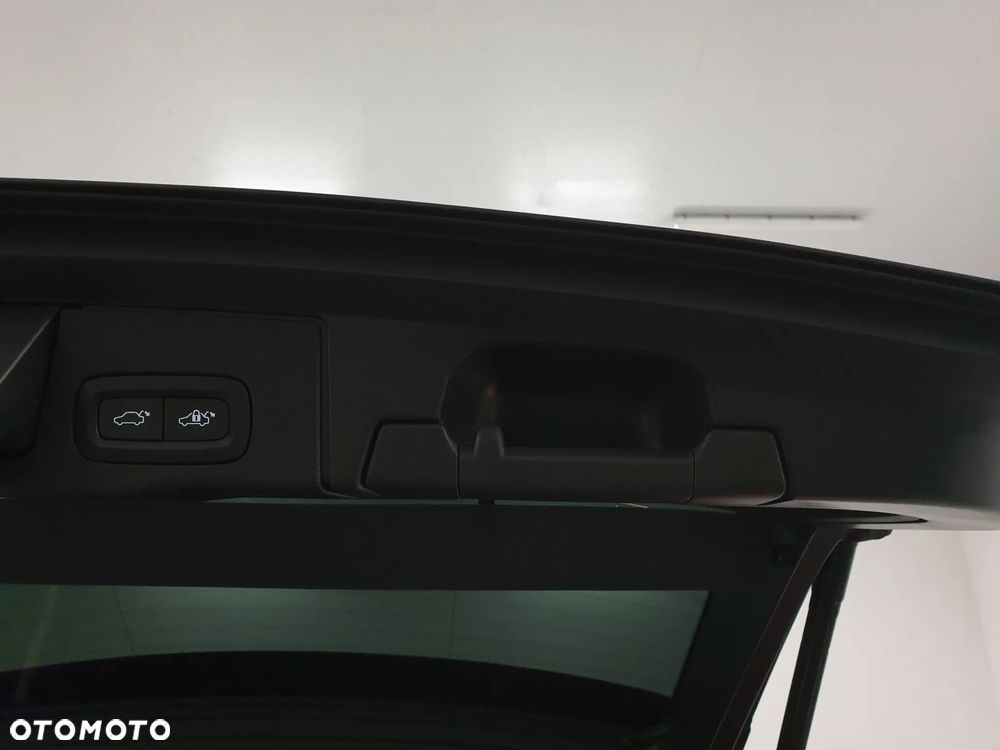 Volvo XC 60 B4 D Geartronic RDesign - 34