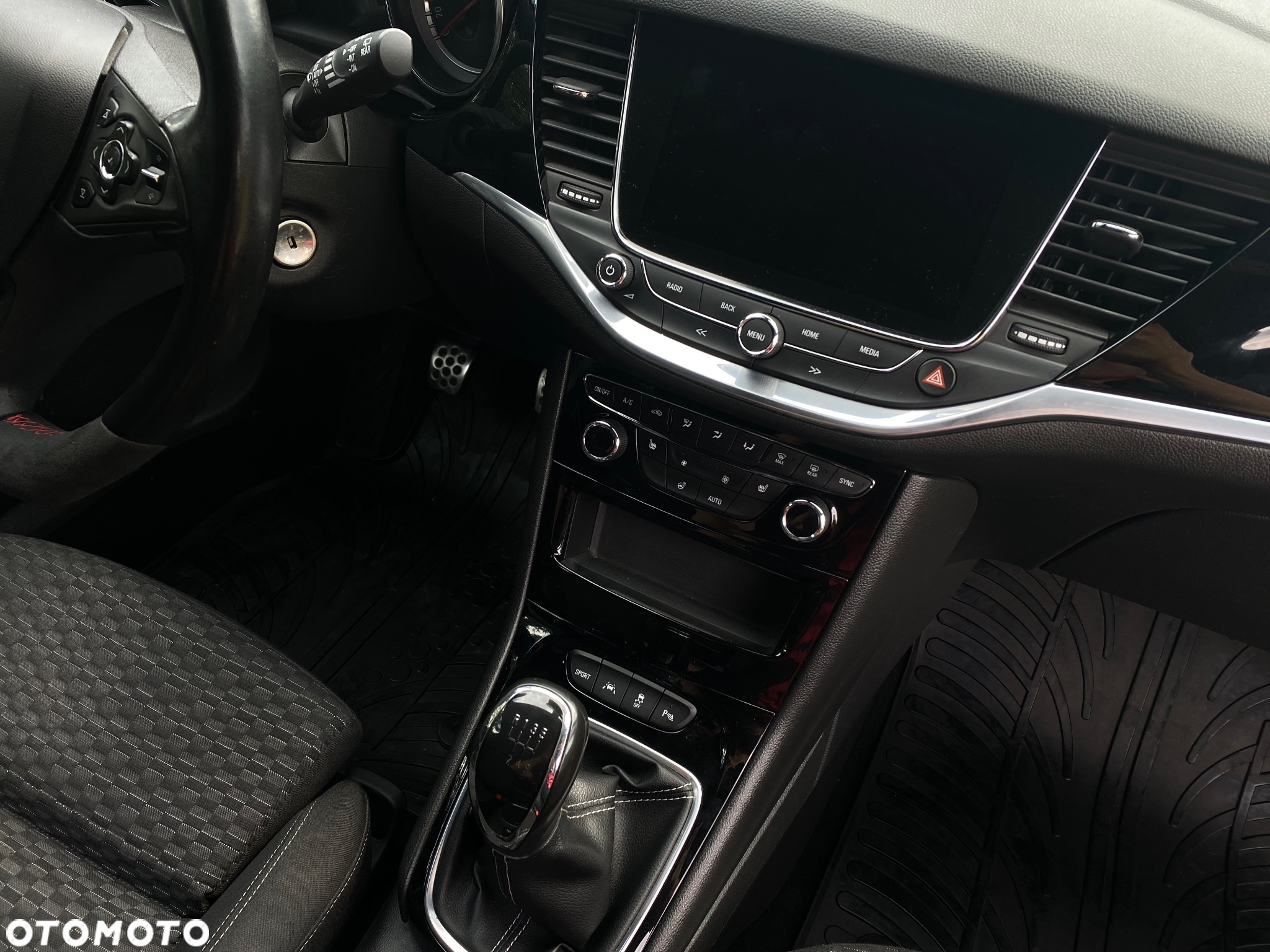 Opel Astra 1.4 Turbo Edition - 32