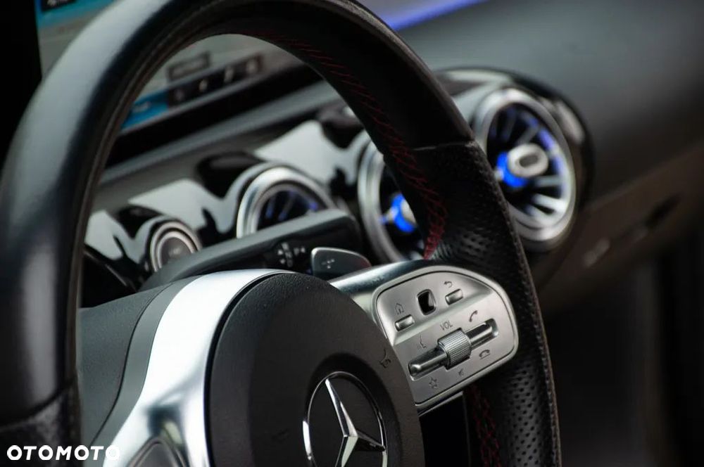 Mercedes-Benz Klasa A 180 d AMG Line 7G-DCT - 24