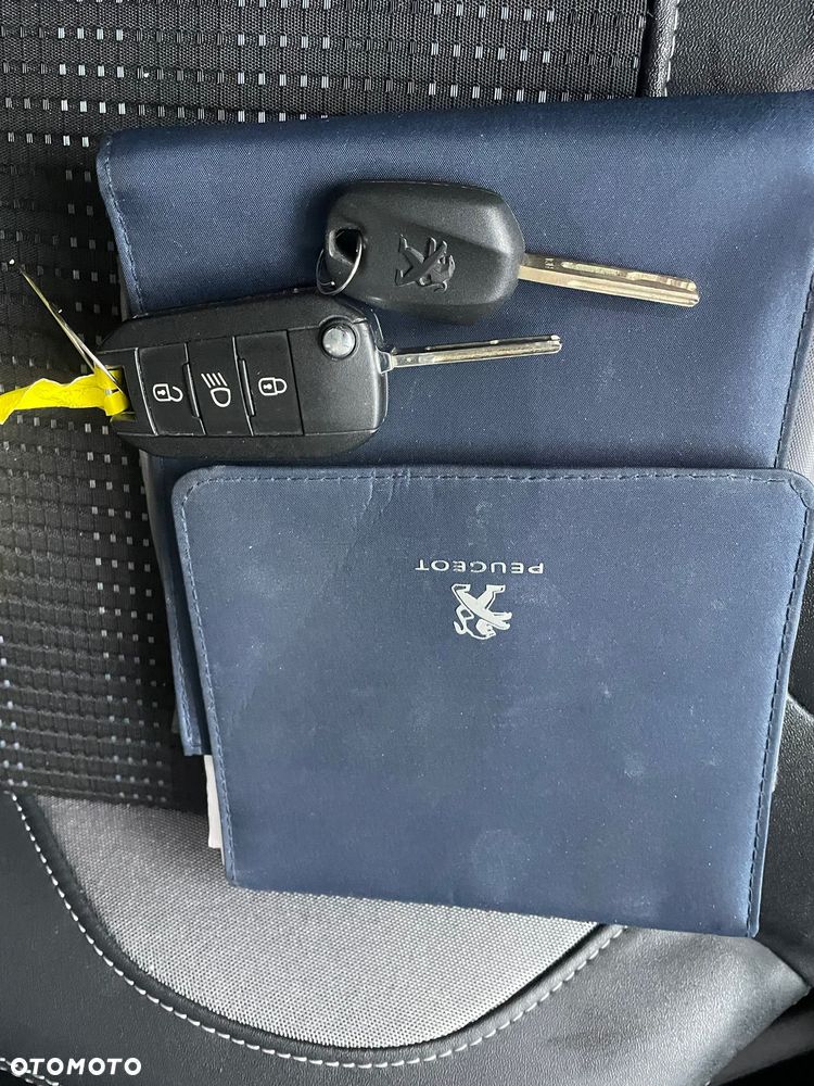 Peugeot 2008 BlueHDi FAP 120 STOP & START Allure - 11