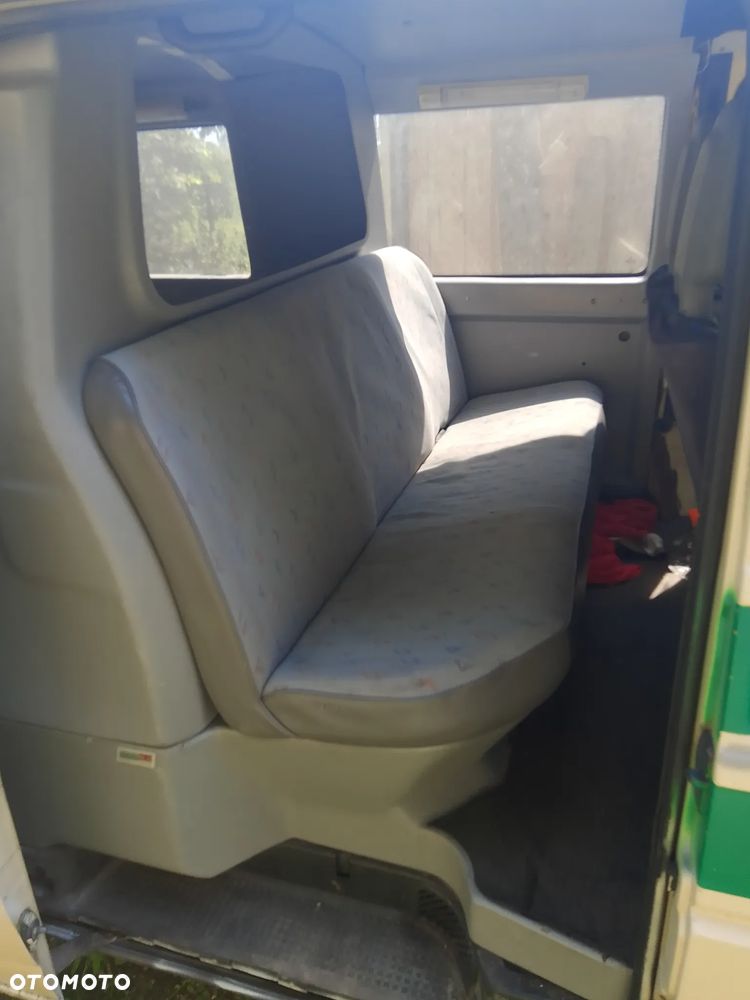 Volkswagen Transporter - 4