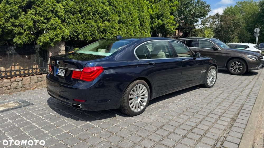 BMW Seria 7 750i L xDrive - 3