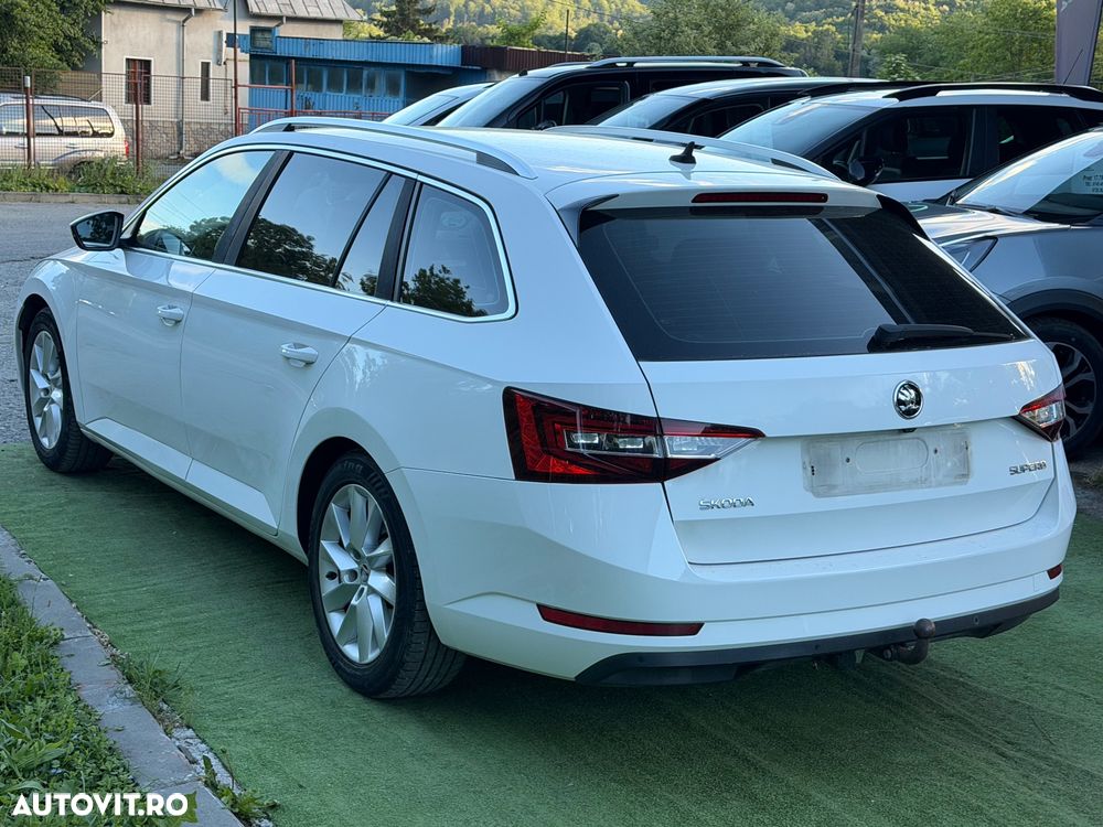 Skoda Superb 2.0 TDI DSG Premium Edition - 14
