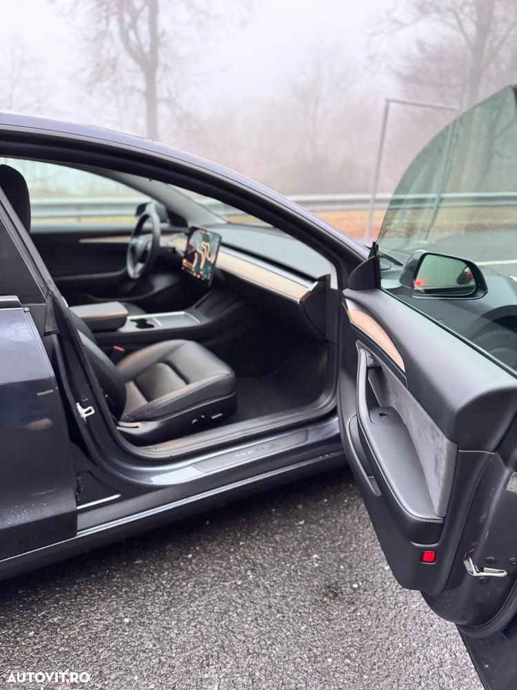 Tesla Model 3 Langstreckenbatterie Allradantrieb Dual Motor - 10