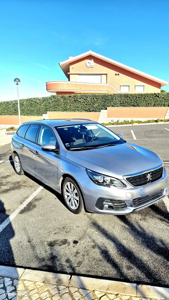 Peugeot 308 - 1