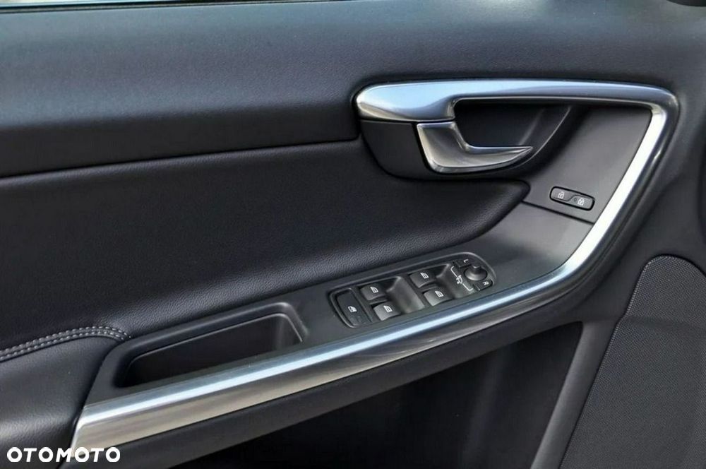 Volvo S60 D4 Drive-E Dynamic Edition (Kinetic) - 18