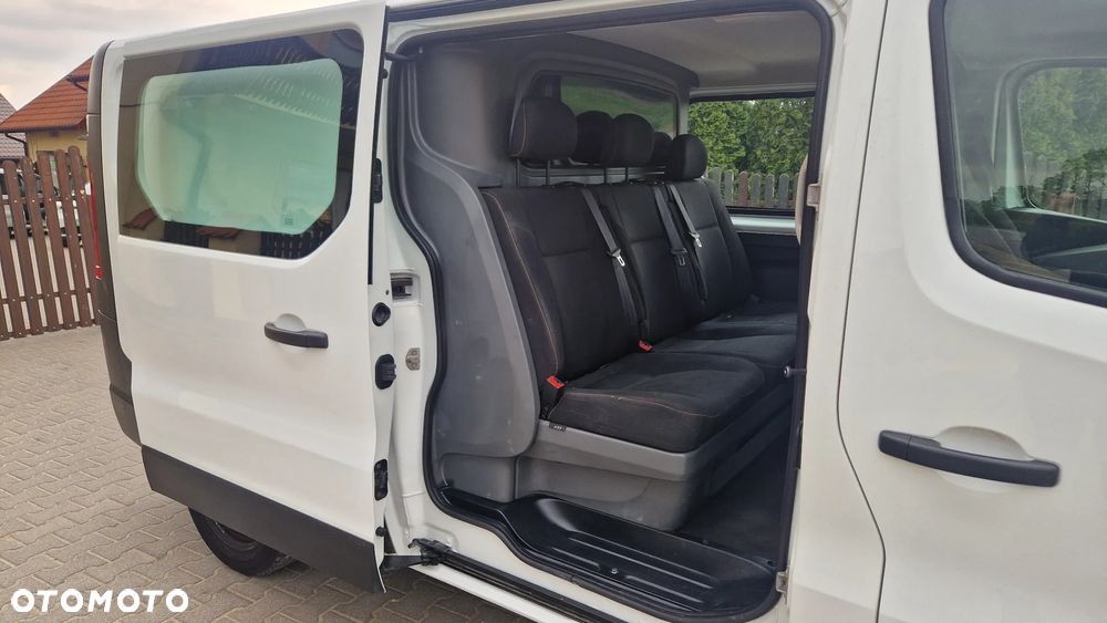 Renault Trafic doka 5 osób - 8