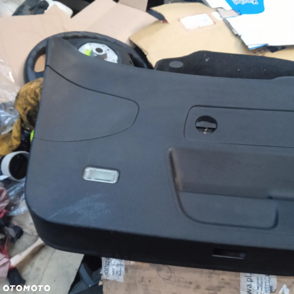 Tapicerka klapy A4 B9 kombi - 4