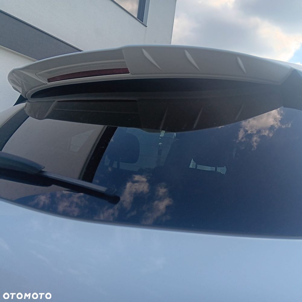 Mercedes-Benz GLA 250 8G-DCT AMG Line - 12