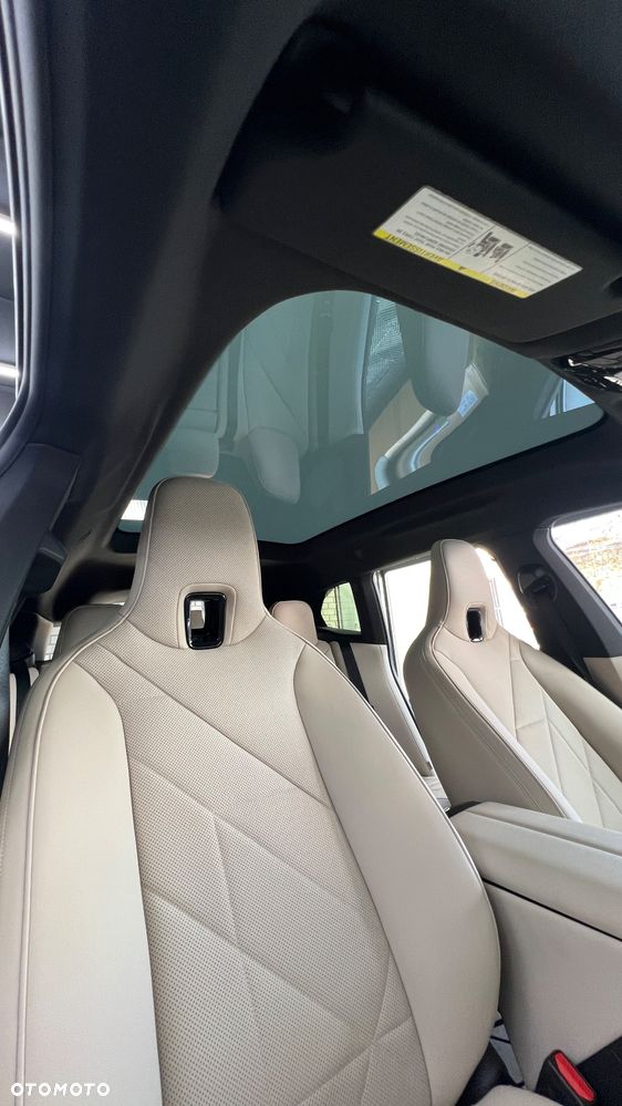 BMW iX M60 111.5kWh Signature - 26