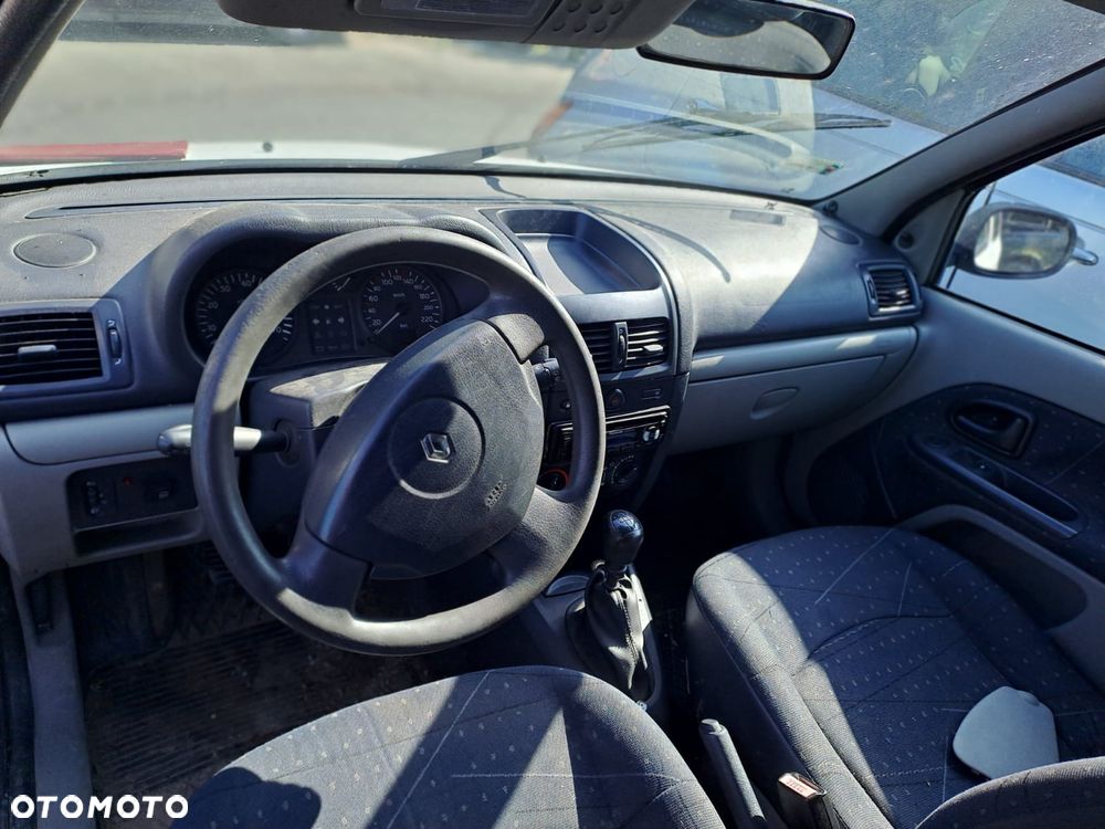 Renault Clio II FL (01-03r.) 1.2B 74KM. Silnik D4F 712 Skrzynia JB1 513 lakier OV369 – ICE WHITE BC.Cały na części.GWARANCJA !!! Przód Tył Zestaw Komplet Drzwi Klapa Zderzak Błotnik Maska Grill Atrapa Szyba Pas Lampa Lusterko Boczki Fotel Kanapa Kokpit Deska Rozdzielcza Przełącznik Włącznik Sterownik Przewody Wiązka Instalacja Moduł Komputer Czujnik Listwa Pompa Alternator Wtryski Głowica Rozrusznik Kompresor Sprzęgło Dwumas Silnik Skrzynia ABS Klimatyzacji Paliwa Wspomagania Kolektor Turbina Przepustnica Zawór Chłodnica Koło Hak Belka Sanki Zawieszenie Mcpherson Półoś Amortyzator Wydech Tłumik Zacisk Most - 7