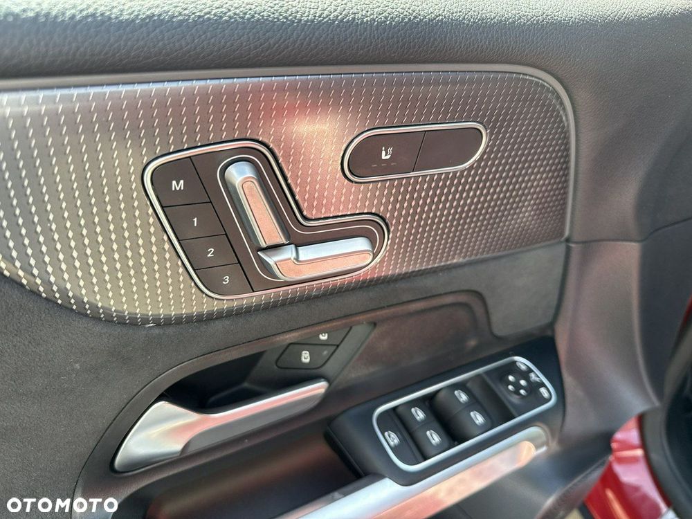 Mercedes-Benz EQB 250 70.5kWh AMG Line - 12