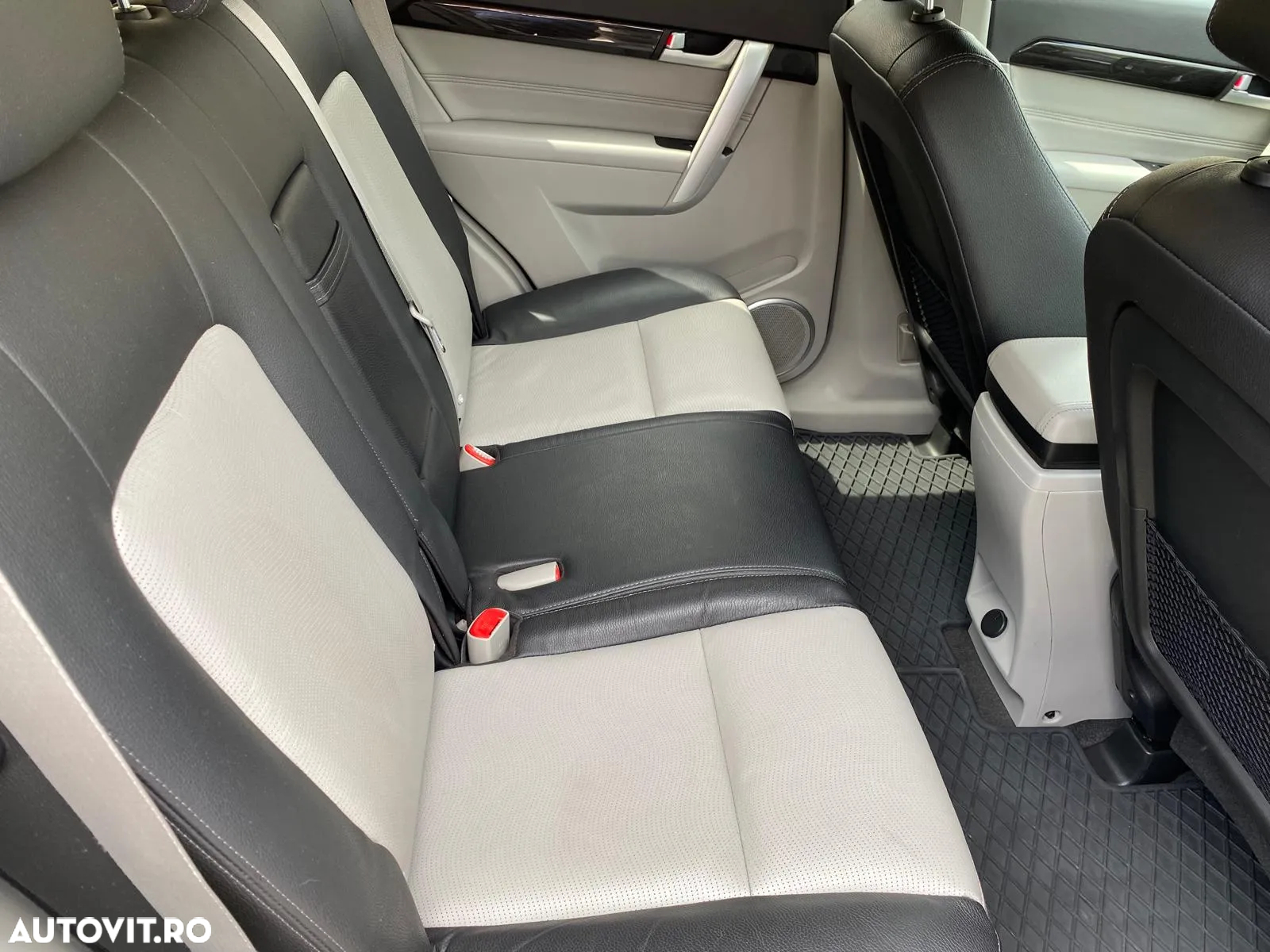 Chevrolet Captiva 2.2D AWD 7 locuri LTZ black leather - 12