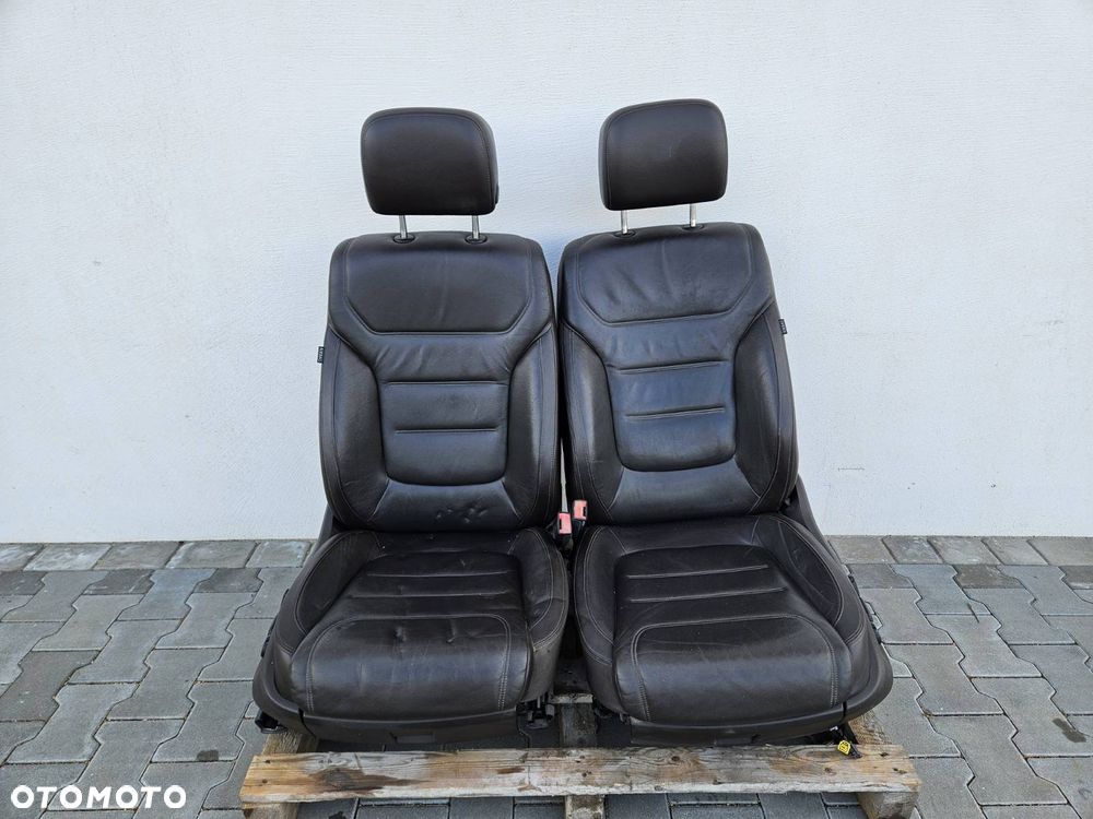 VW TOUAREG 7P 10-18R FOTELE FOTEL PRZOD SKÓRA BRĄZOWA