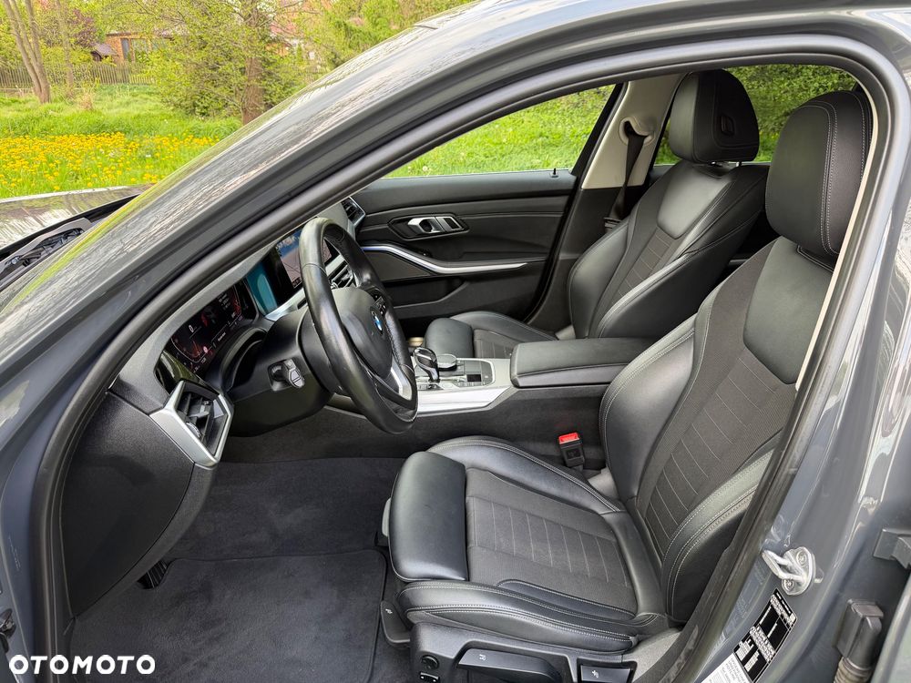 BMW Seria 3 320d Edition Luxury Line Purity - 13