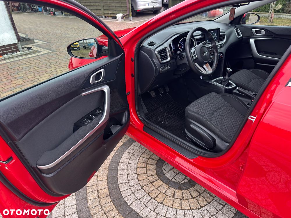 Kia Ceed - 29