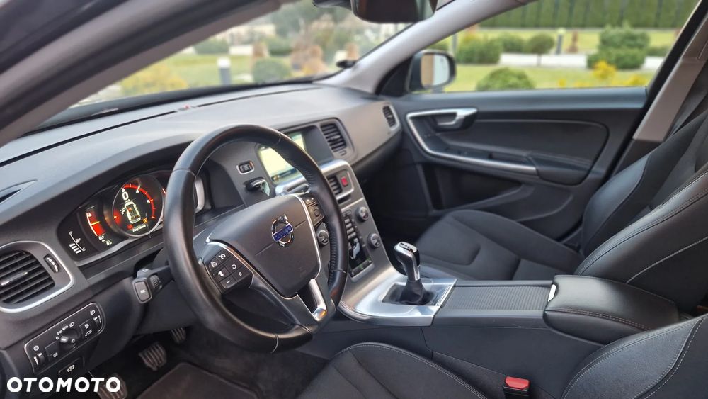 Volvo V60 D2 Kinetic - 19