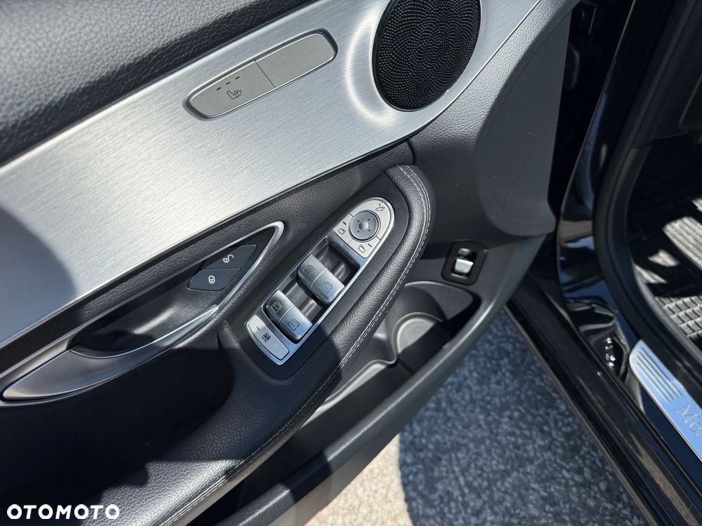 Mercedes-Benz Klasa C 180 7G-TRONIC Exclusive - 26