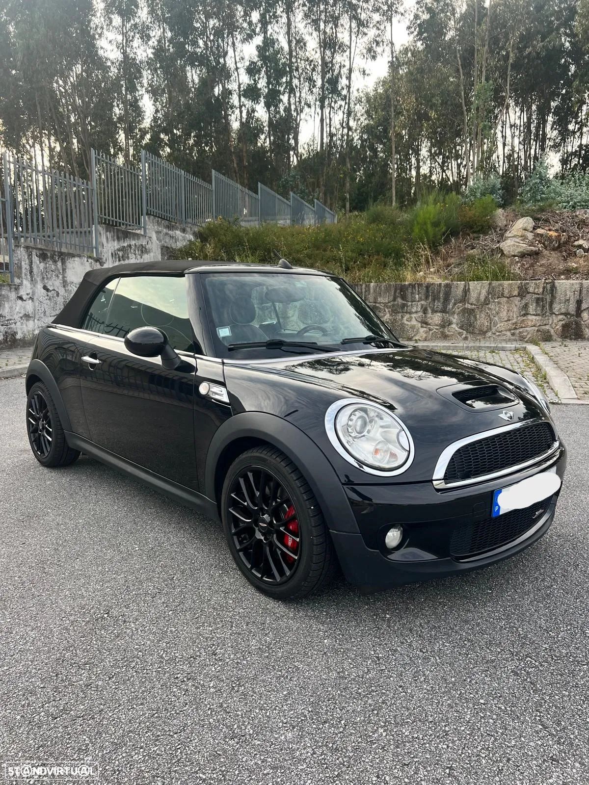MINI Cabrio John Cooper Works - 1